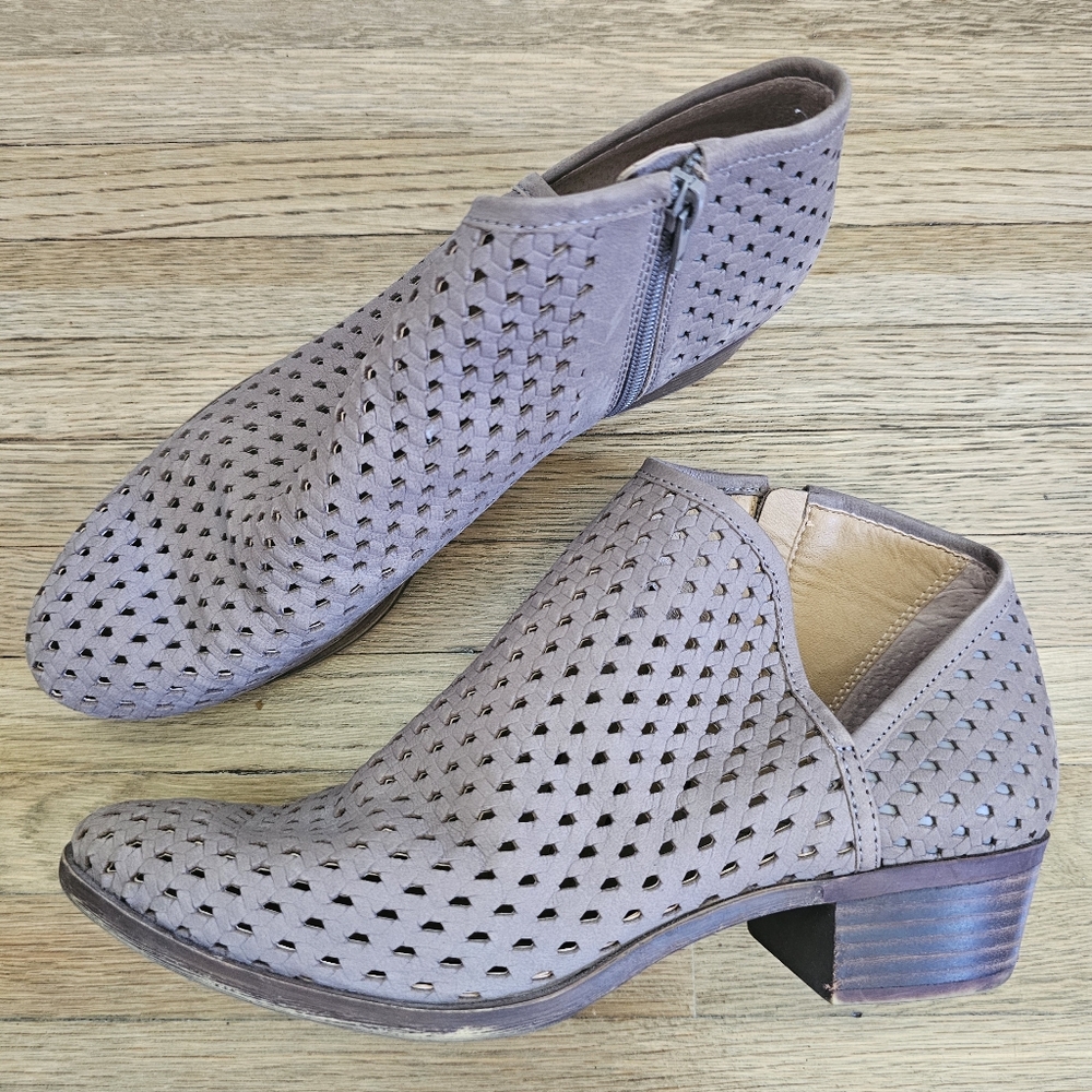 Lucky Brand Bondalino leather laser cutout almond toe bootie taupe gray Size 11